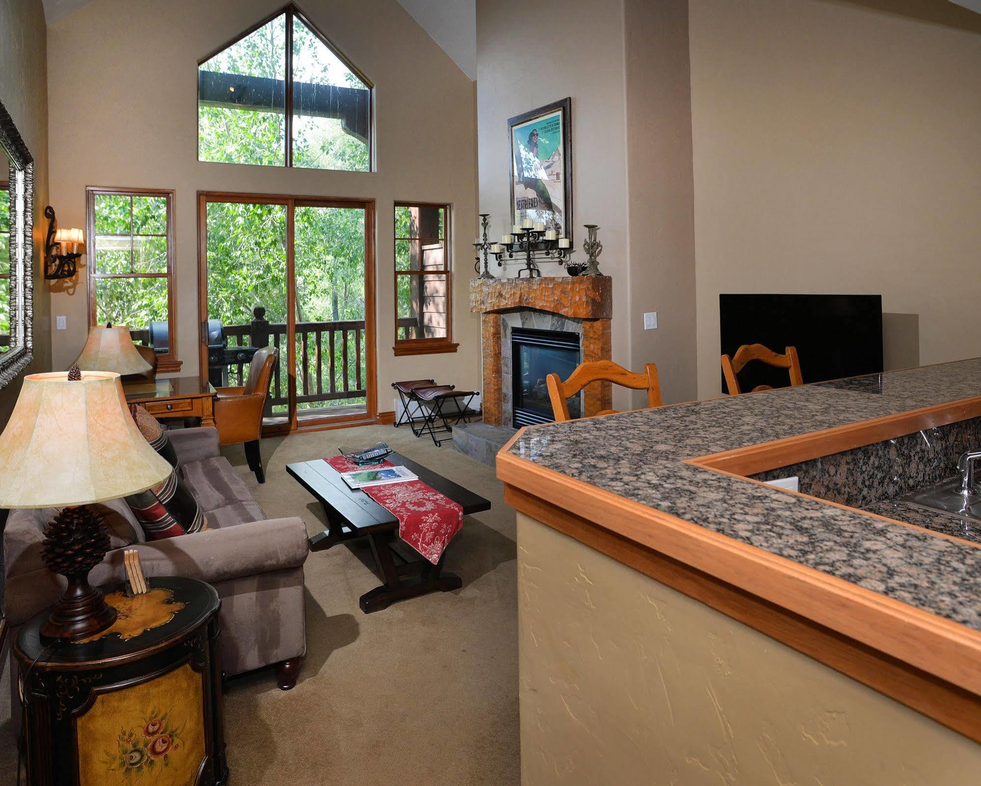 Lodge At Brookside Avon Village Eksteriør bilde
