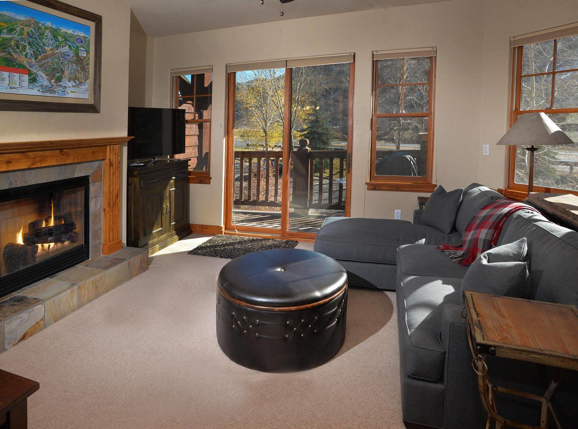Lodge At Brookside Avon Village Eksteriør bilde